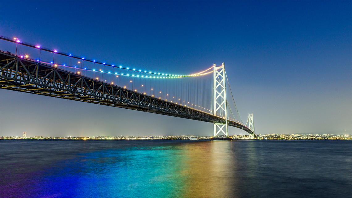 明石海峡大橋のイルミネーション